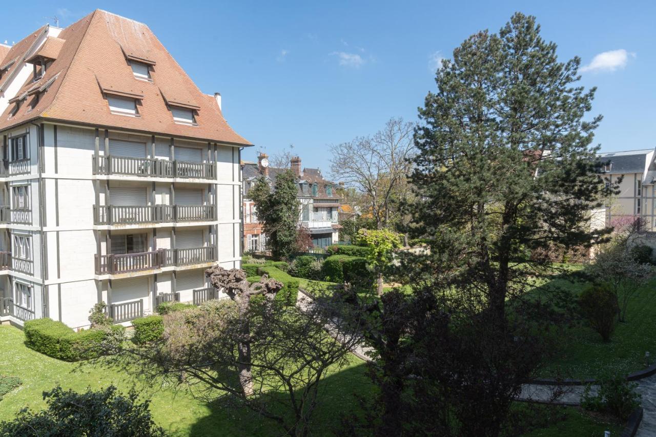 Castel Saint Clair Apartamento Deauville Exterior foto